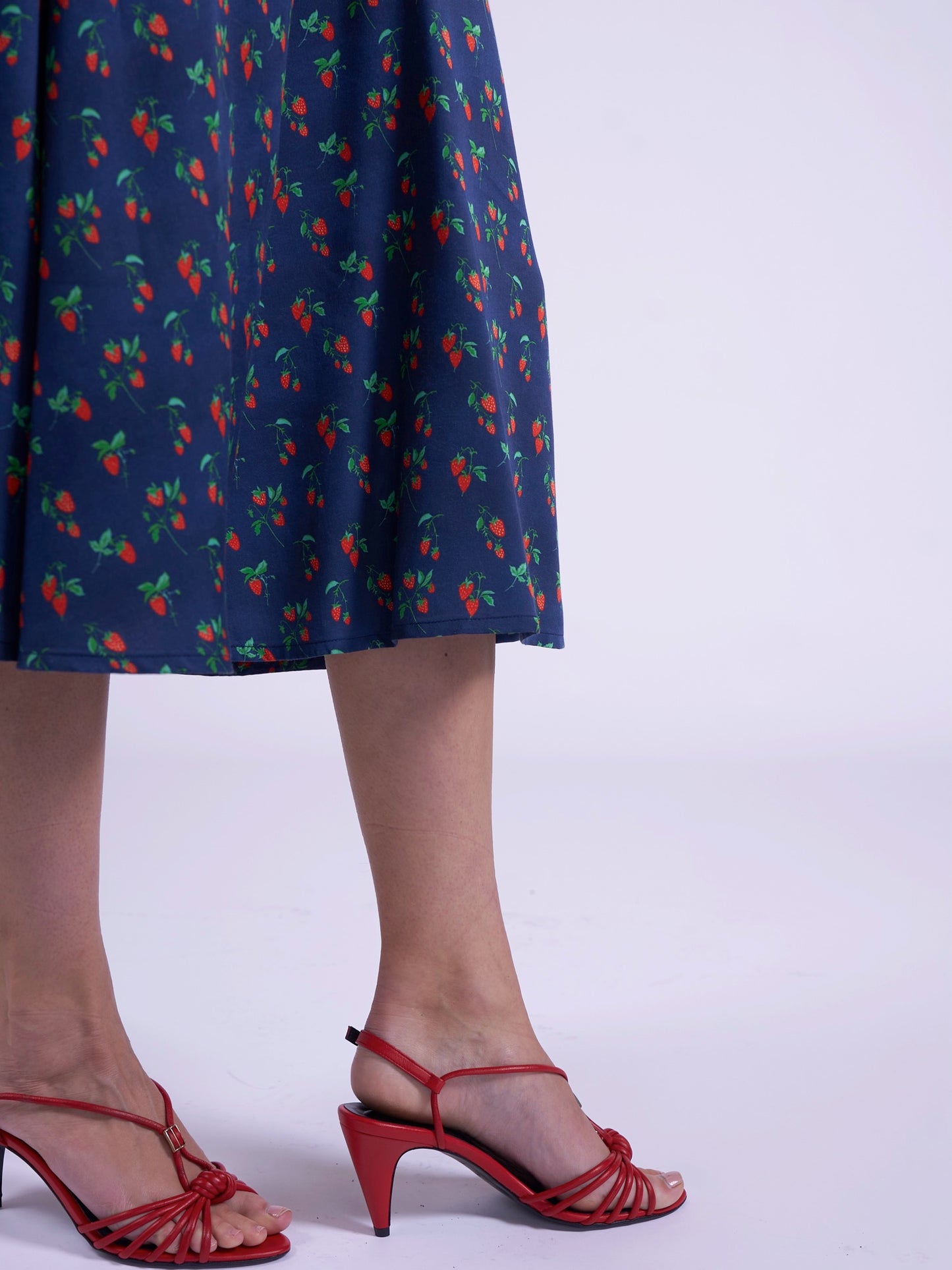 'BABINGTON' DRESS IN NAVY STRAWBERRY