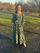 Load image into Gallery viewer, ‘GRACE V-DRESS’ IN FOREST GREEN
