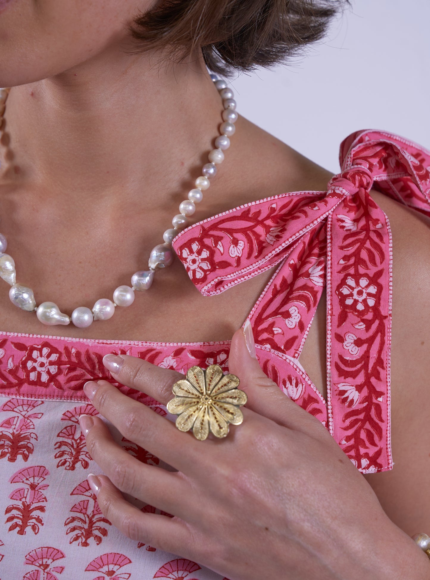 BAROQUE PEARL NECKLACE