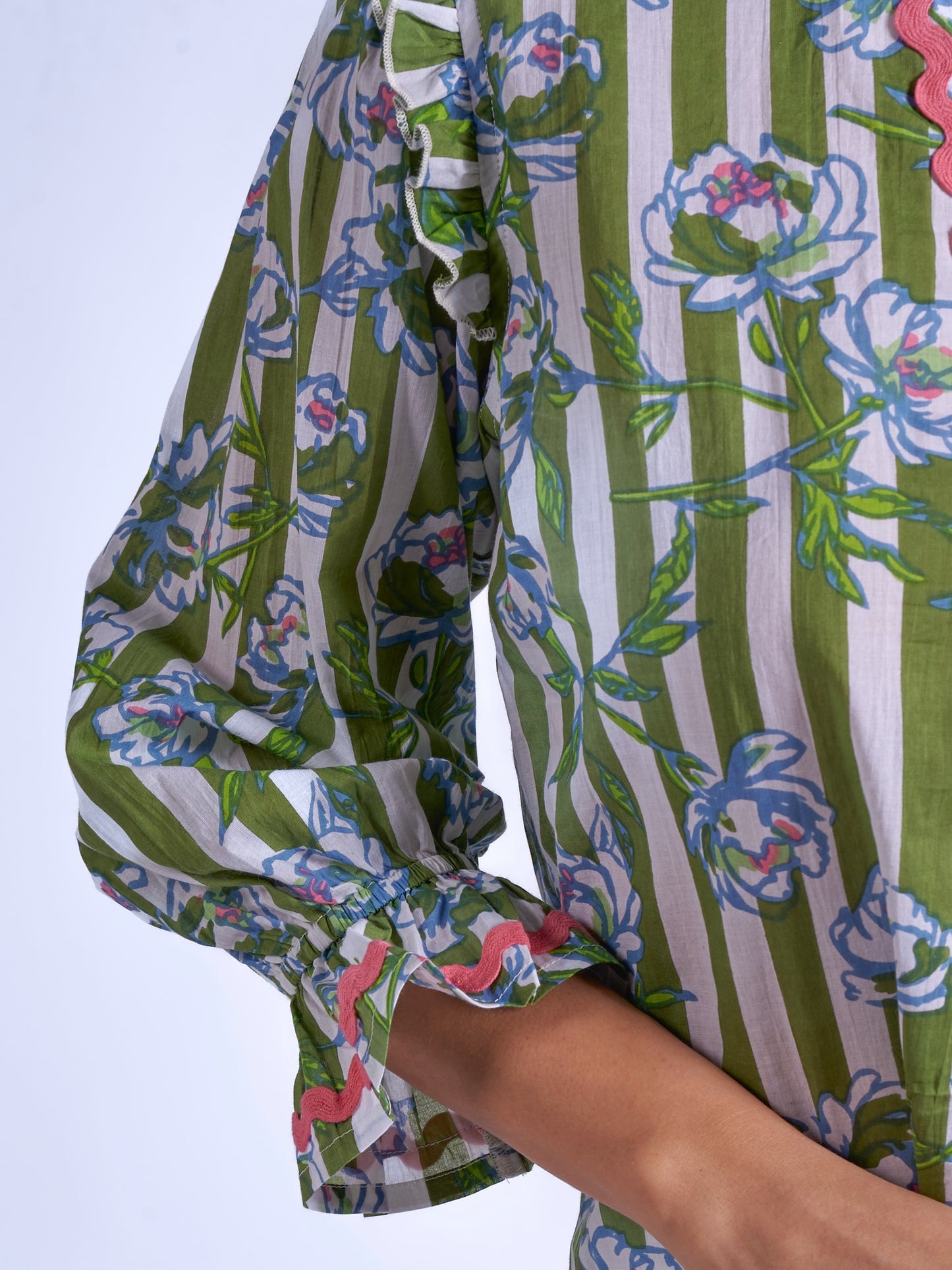 'BEO' BLOUSE IN APPLE BLOSSOM
