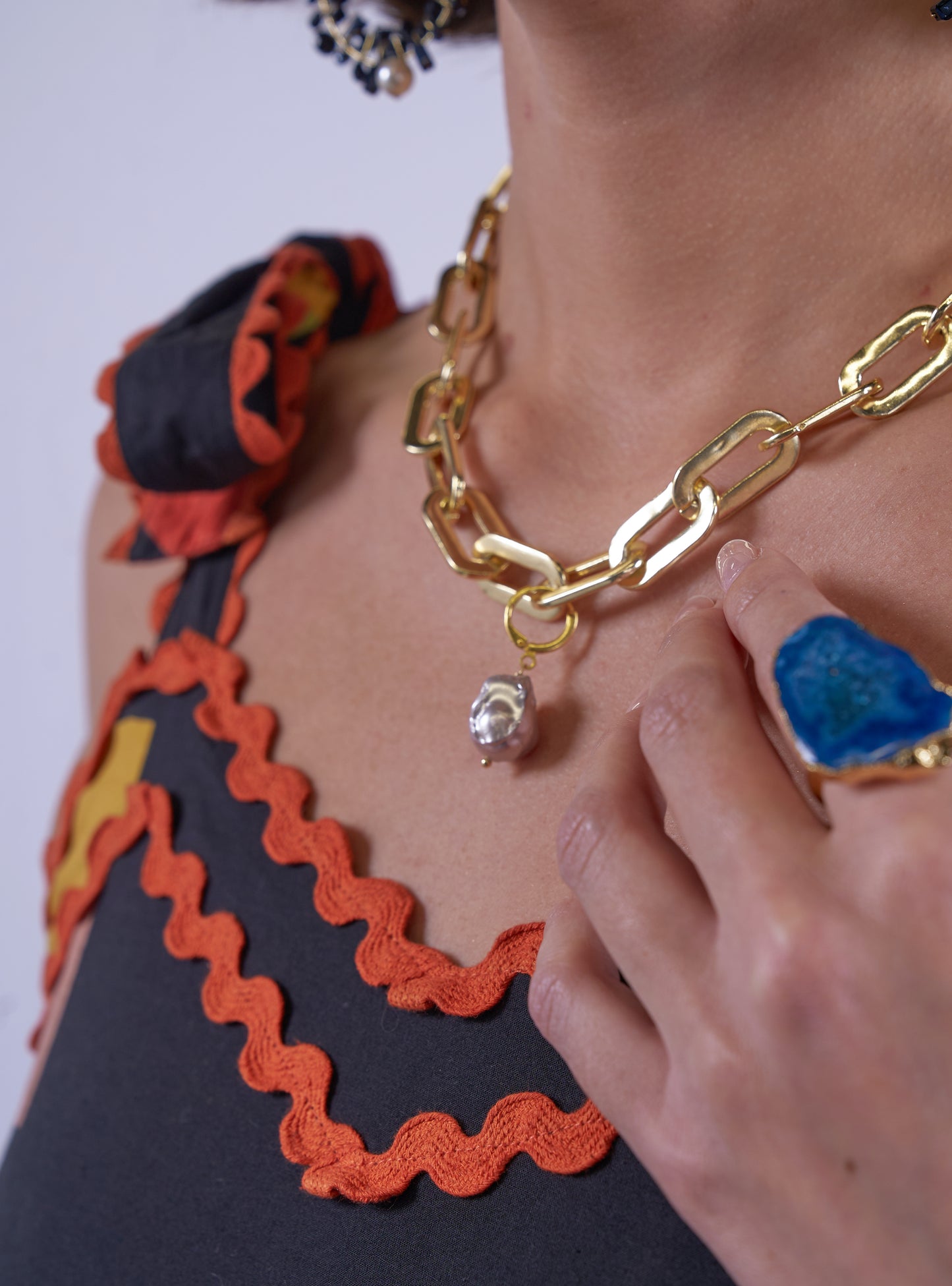 CHUNKY CHAIN BAROQUE NECKLACE