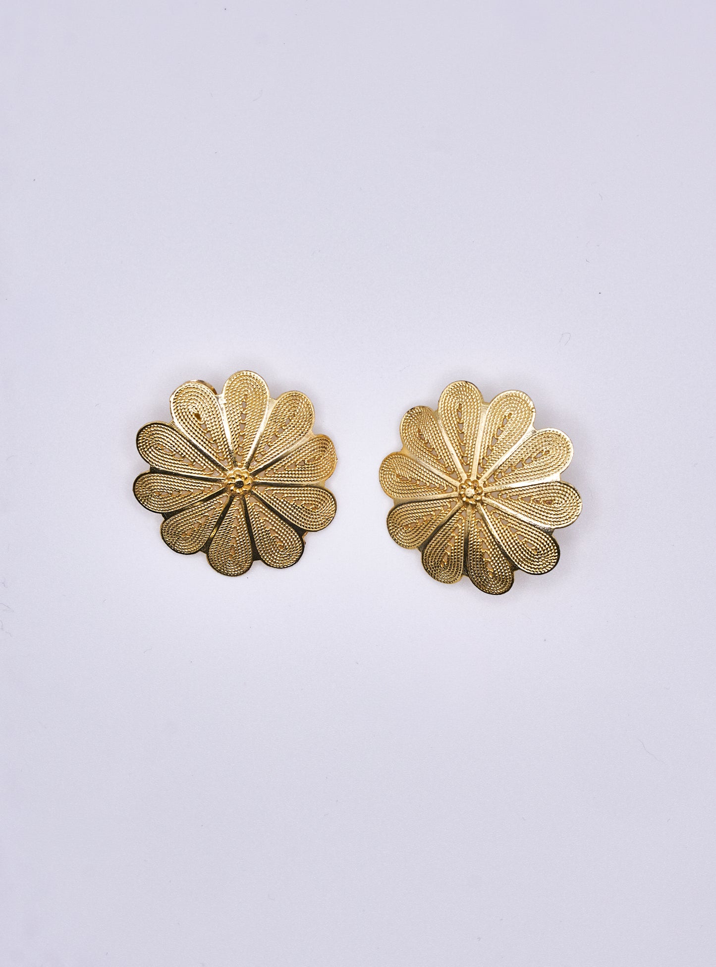 FLOWER STUD EARRINGS